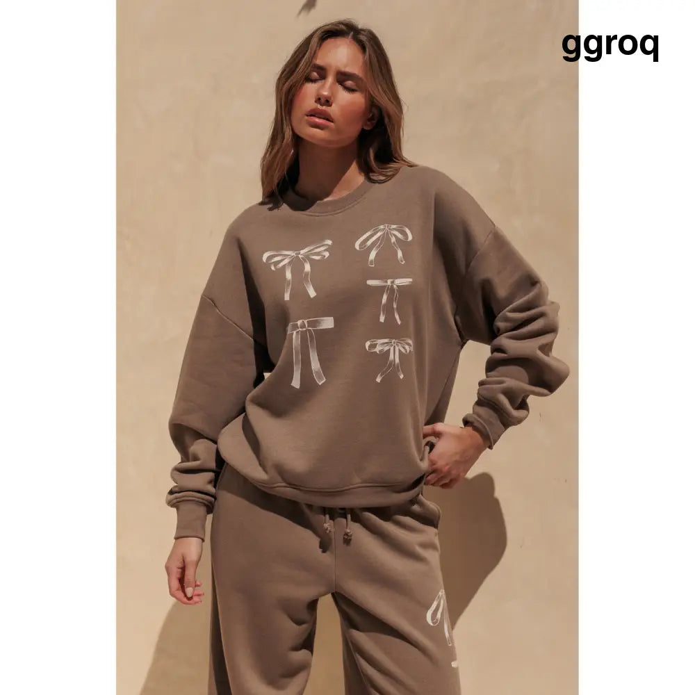 Bow Graphic Print Oversized Crewneck Sweatshirt - Wild Mushroom Brown / S - Pullover