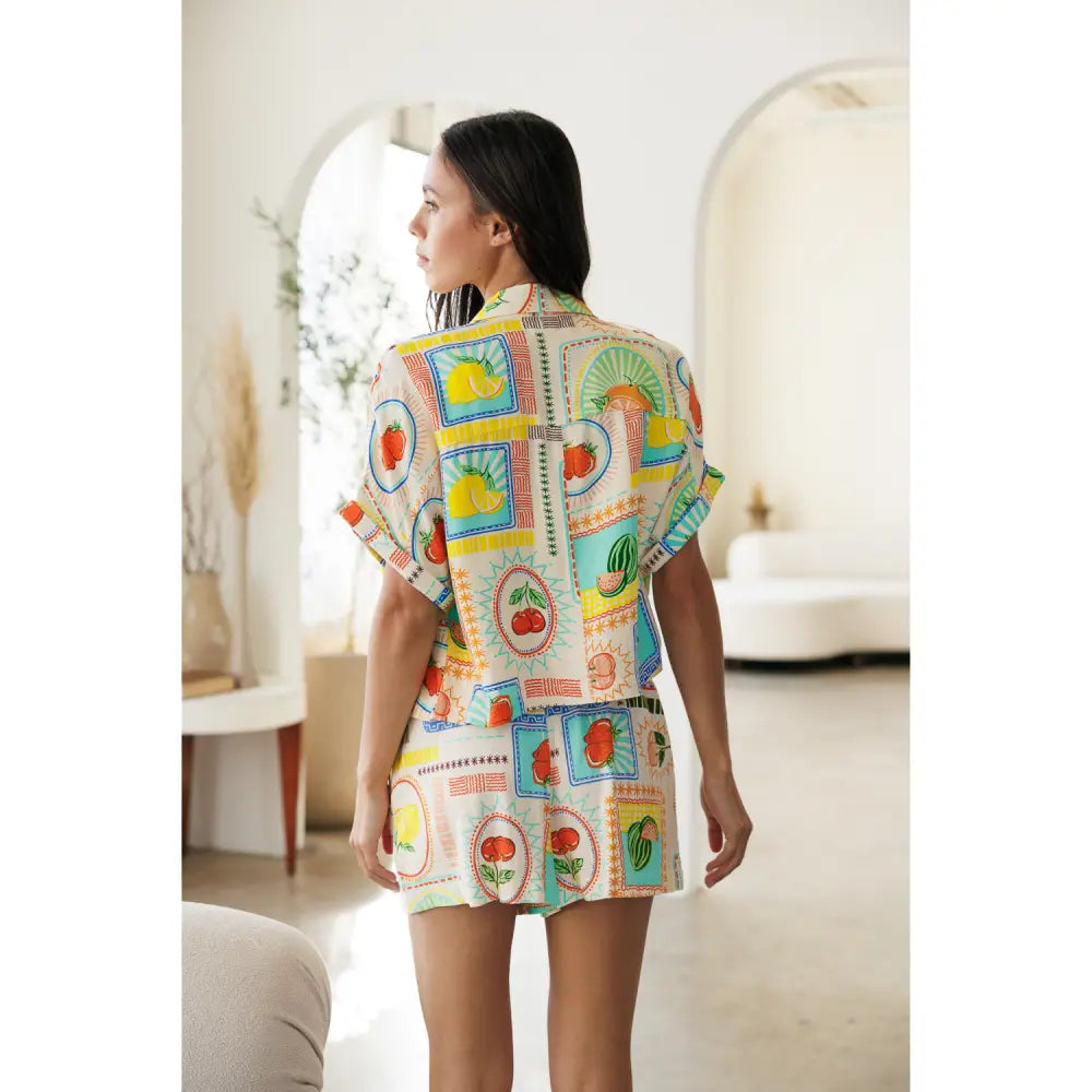 Printed Short Sleeve Shirt - Tropical Fruit Print - Sweatshirts